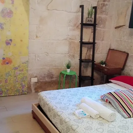 White Bed and breakfast 2*