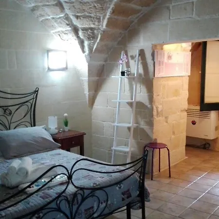 Bed and Breakfast White 3*