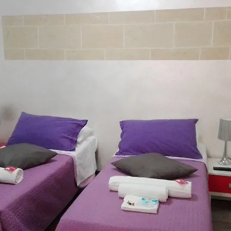 White Bed and breakfast 2*