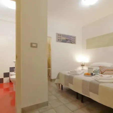 Bed & Breakfast White 3*
