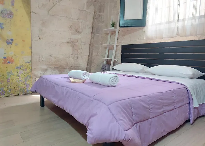 Bed & Breakfast White 3*