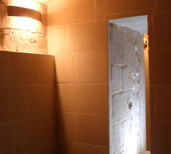 Bed & Breakfast White