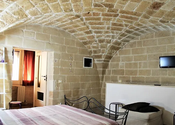 Bed & Breakfast White