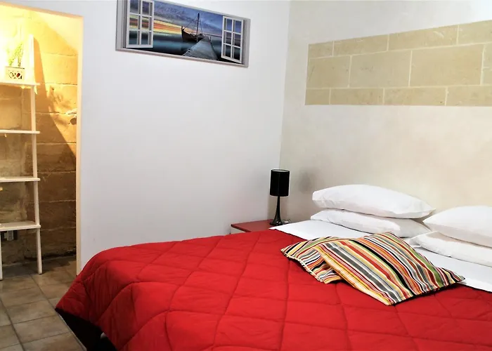 White לינה וארוחת בוקר