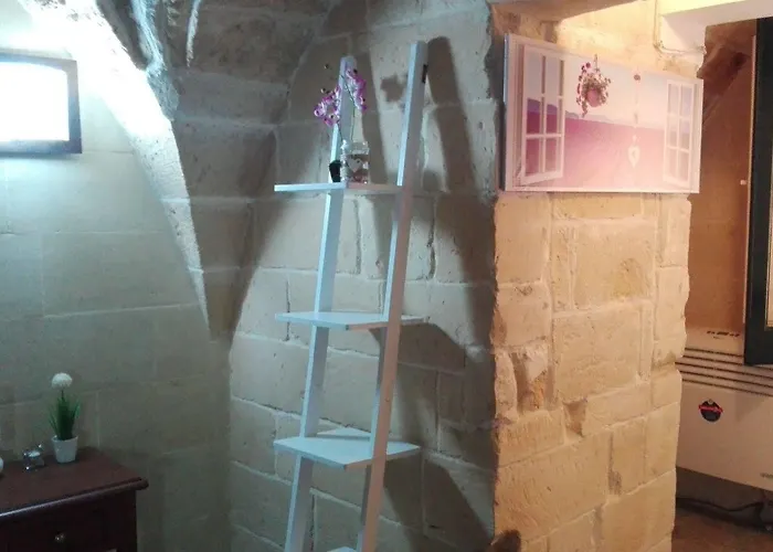 לינה וארוחת בוקר White