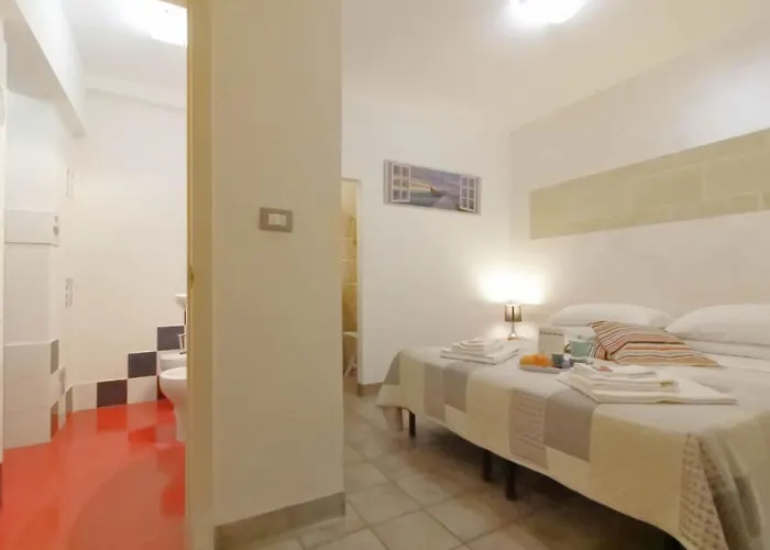 Bed & Breakfast White 3*