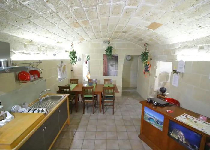 Bed & Breakfast White 3*