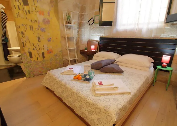 לינה וארוחת בוקר White