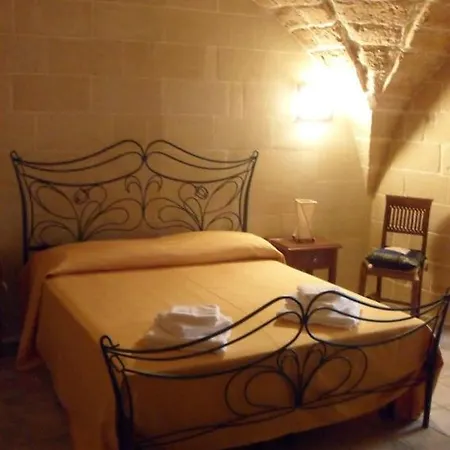 Oda ve Kahvaltı White Lecce