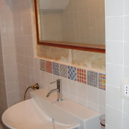 Oda ve Kahvaltı White Lecce