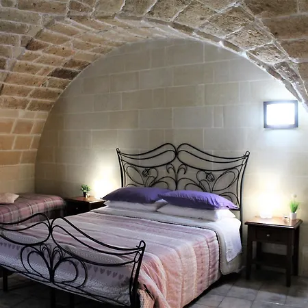 Bed & Breakfast White 3*