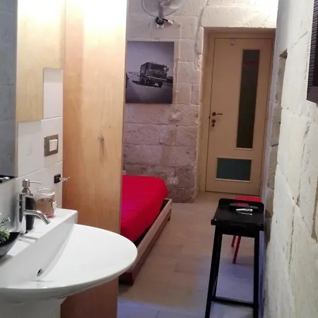 Bed & Breakfast White 3*