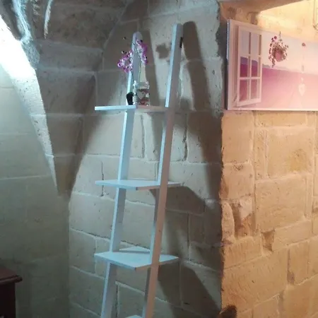 Oda ve Kahvaltı White