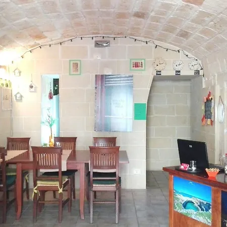 Bed & Breakfast White 3*