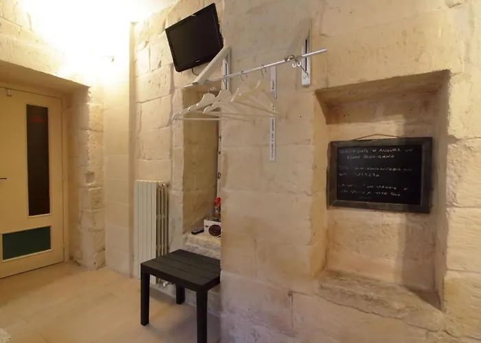 White ベッド・アンド・ブレックファスト